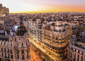 La Mercedes-Benz fashion week di Madrid torna con 44 show