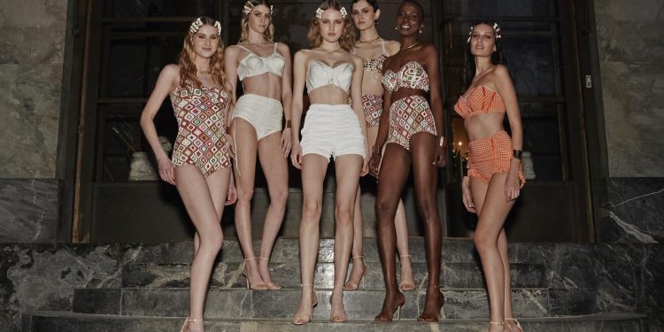 Il beachwear di Emamò riparte da Villa Necchi Campiglio