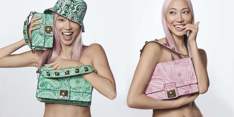 Dal metaverso agli store. Arriva ‘Liquid Paisley’ di Etro