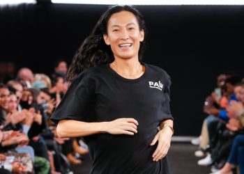 Alexander Wang torna sulle passerelle
