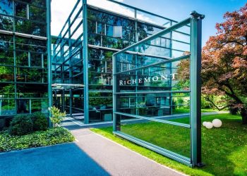 Richemont, utile annuale sotto le stime. Titolo giù a Zurigo