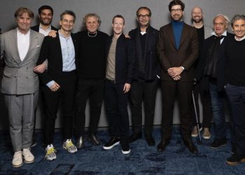 Zuckerberg a Milano, sui social la foto con il gotha della moda