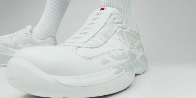 Cass personalizza le sneakers Prada America’s Cup