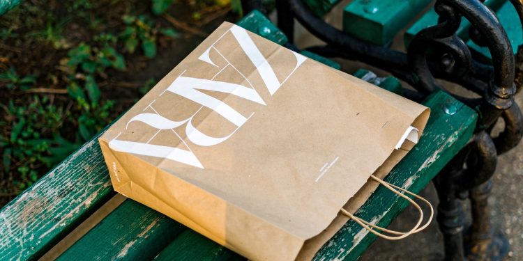 Nuova politica sui resi per Zara. Non più gratuiti