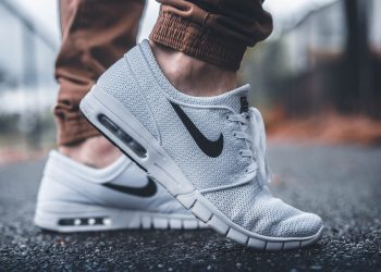 Nike chiude anche il franchising in Russia