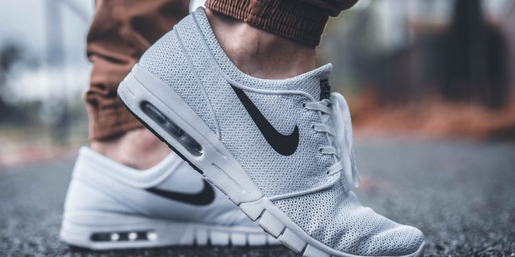 Nike chiude anche il franchising in Russia