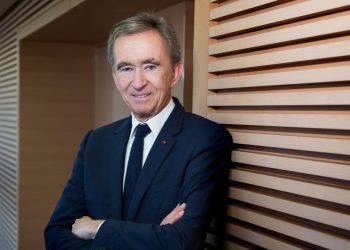 Arnault trasforma la holding Agache in accomandita