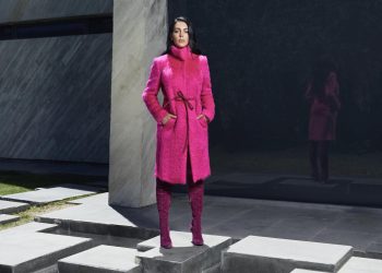 Georgina Rodriguez è la protagonista della nuova campagna di Genny