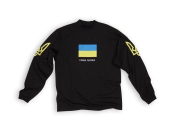 Balenciaga, una felpa a supporto dell’Ucraina