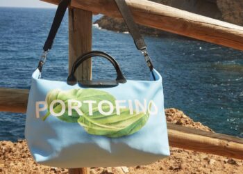 Le Pliage di Longchamp celebra le vacanze estive a Portofino