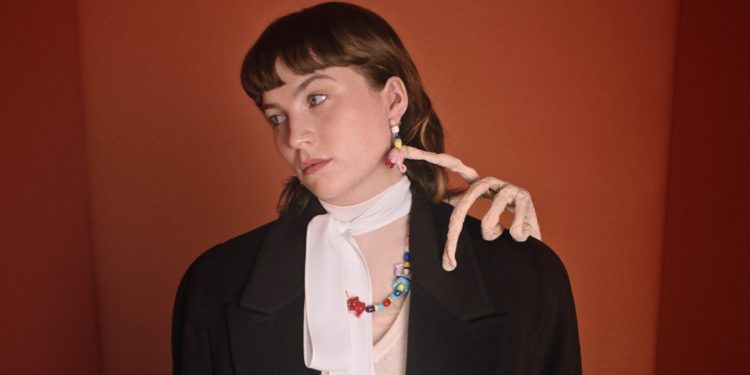 Miu Miu collabora con gli artisti Djurberg & Berg per i nuovi gioielli