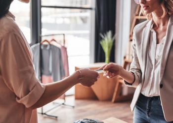 Rimonta dello shopping tax free in Europa. A maggio balzo del 726%