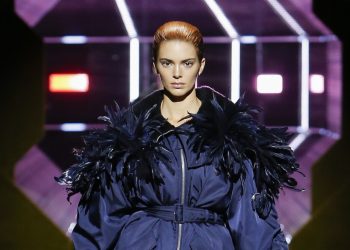Prada studia la doppia quotazione Milano-Hong Kong