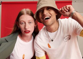 Heinz, ecco i vestiti usati macchiati di ketchup