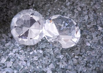 Il mercato dei diamanti ‘brilla’ nel 2021. Russia, Cina e inflazione le incognite del 2022