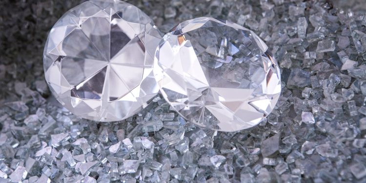 Il mercato dei diamanti ‘brilla’ nel 2021. Russia, Cina e inflazione le incognite del 2022
