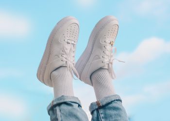 Nike chiude il Q1 con 9,7 mld $ di giacenze. Il titolo giù a Wall Street