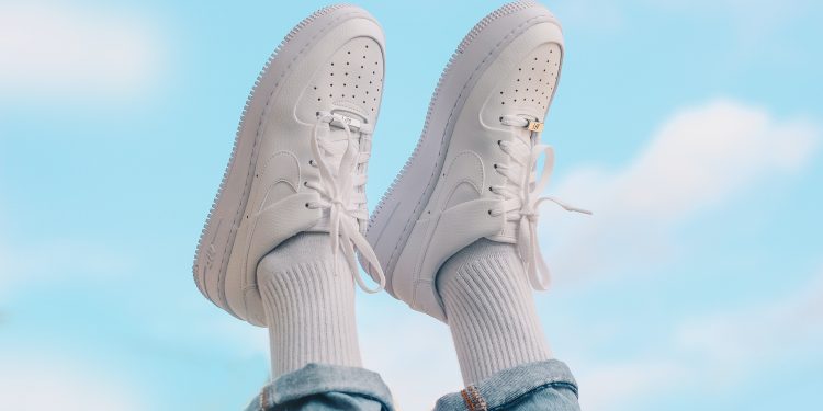 Nike chiude il Q1 con 9,7 mld $ di giacenze. Il titolo giù a Wall Street