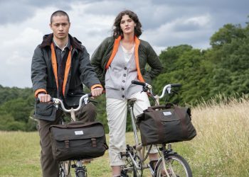 Barbour sfreccia in bici grazie alla capsule firmata con Brompton