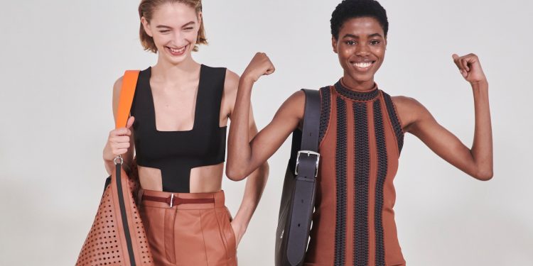 Hermès ancora oltre le stime nel terzo quarter. Nel 2023 alzerà i prezzi del 5-10%