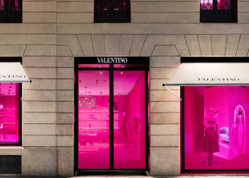 Valentino spegne le luci delle boutique a partire dalle 22