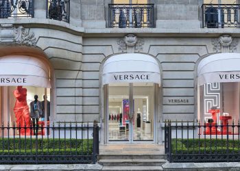 Versace amplia la rete retail e lancia un nuovo concept