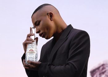 Olivier Rousteing disegna la limited edition Balmain x Evian