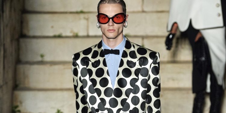 Il menswear di Gucci torna a sfilare durante Milano Moda Uomo