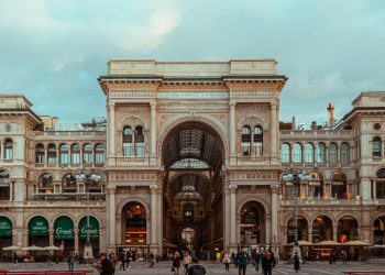 Bottega Veneta subentra a Gucci in Galleria Vittorio Emanuele. Pagherà il doppio del canone