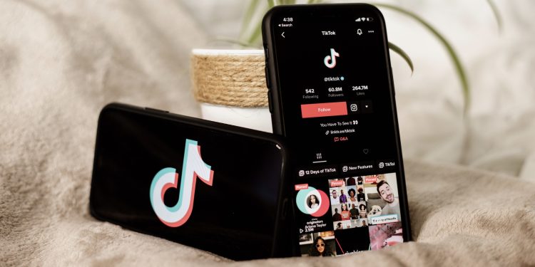 TikTok ci ripensa e porta il live shopping negli Stati Uniti