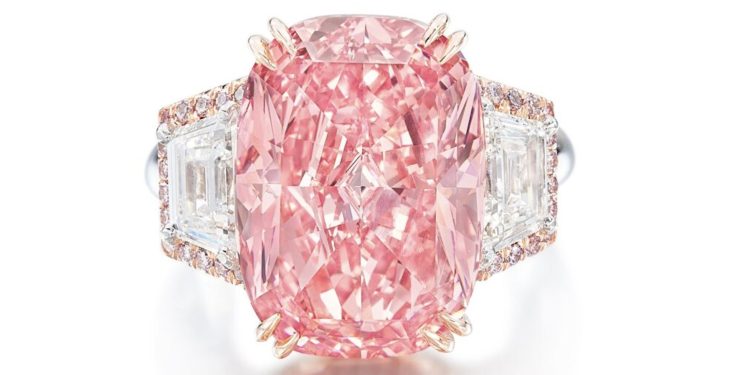 Sotheby’s, asta record per il diamante Williamson Pink Star