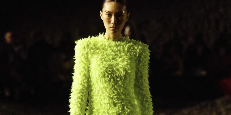 Balenciaga dice addio a Twitter. L’era Elon Musk scoraggia anche la moda?