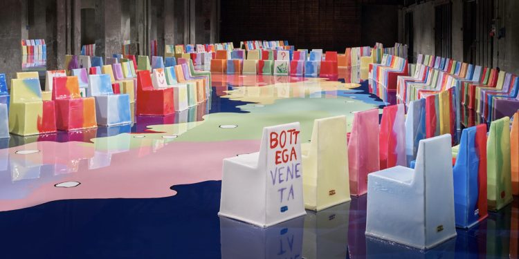 Fino a 10mila euro per le sedie di Bottega Veneta by Gaetano Pesce