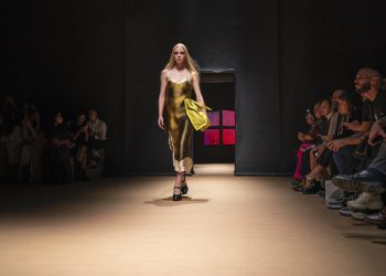 Mediobanca, nel primo semestre 2022 la moda cresce double digit