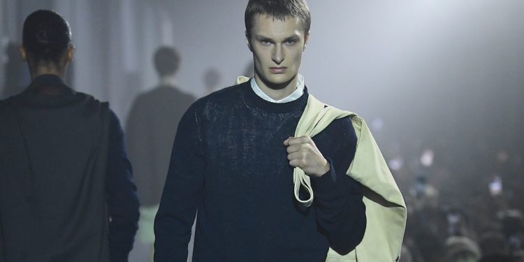 Raf Simons annuncia a sorpresa la chiusura del proprio brand