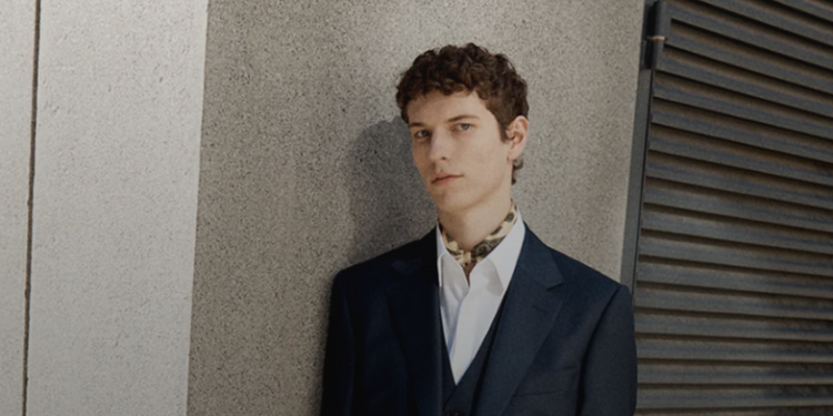 Ancora shopping per Frasers Group: compra il bespoke di Gieves & Hawkes
