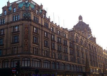 Harrods torna all’utile nei 12 mesi. Sul futuro pesa lo stop al tax free