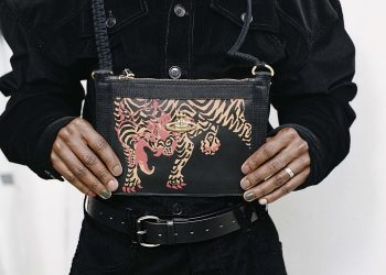Vivienne Westwood spinge sull’upcycling per la linea Made in Kenya