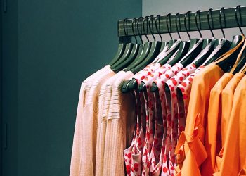 Scenari e previsioni 2023 per il fashion system italiano. Il webinar di Sita Ricerca