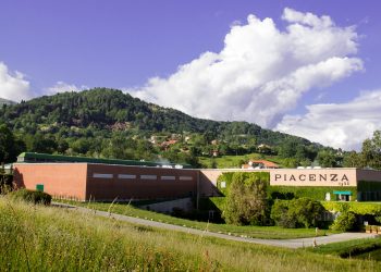 Piacenza 1733 si espande ancora e acquista Arte Tessile