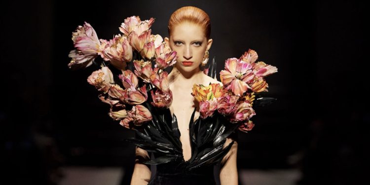 Schiaparelli aprirà le danze della couture parigina