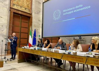 Riunito il primo Tavolo della moda. Tra gli obiettivi, export e formazione