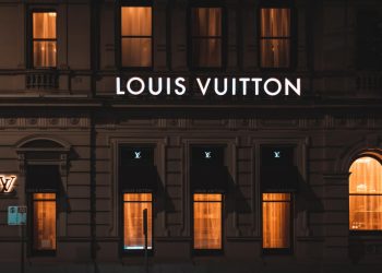 Capitalizzazione record per Lvmh. Supera i 400 mld di euro