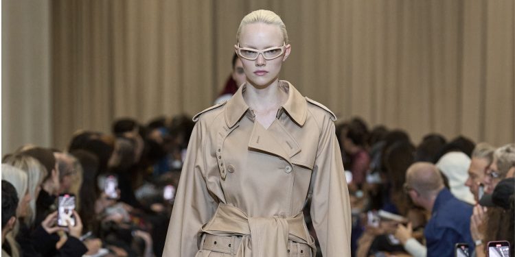 Burberry, il Q3 rallenta a +1%. Pesa la Cina (-23%)
