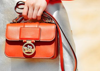 La borsa Box-Trot rispecchia la joie de vivre primaverile
