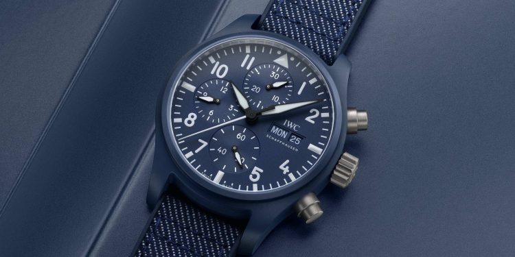 Iwc collabora con Pantone per i nuovi Pilot’s Chronograph