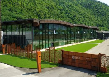 Ancora M&A tra fornitori. Holding Moda si compra il 51% di Beste