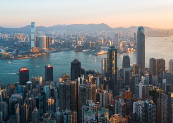 Hong Kong in ripresa: nel 2023 le vendite al dettaglio segneranno +13%