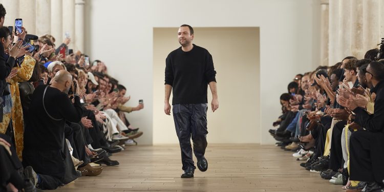 Lanvin, in uscita il direttore creativo Bruno Sialelli