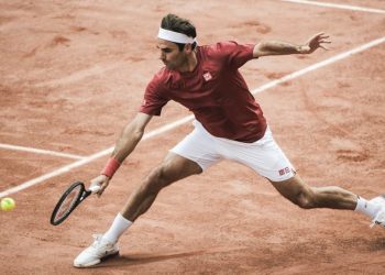Roger Federer sceglie EssilorLuxottica per la linea eyewear